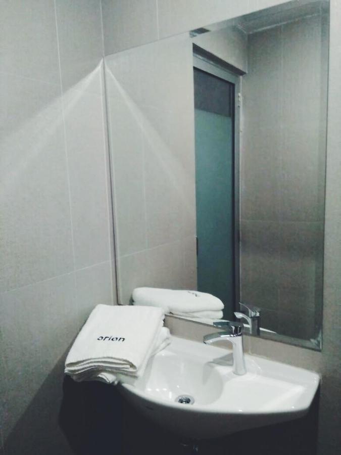 Orion Hotel Batam Екстериор снимка